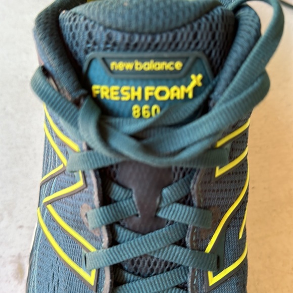 NEW BALANCE |  Men’s Hunter Green Fresh Foam 860 Running Sneakers Size 8.5 - Picture 4 of 11
